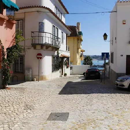 Passionate Studio, Bay Cascais